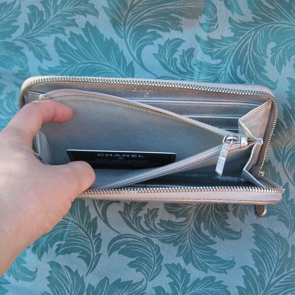 RARE Authentic CHANEL Silver Leather Wallet EUC with Card - Picture 9 of 15